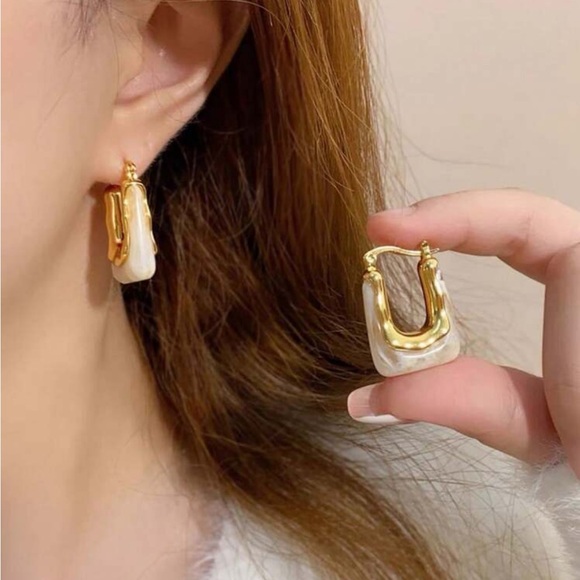 New! Casual Gold and Pearl Tone U Shaped Hoop Earrings - Picture 7 of 8